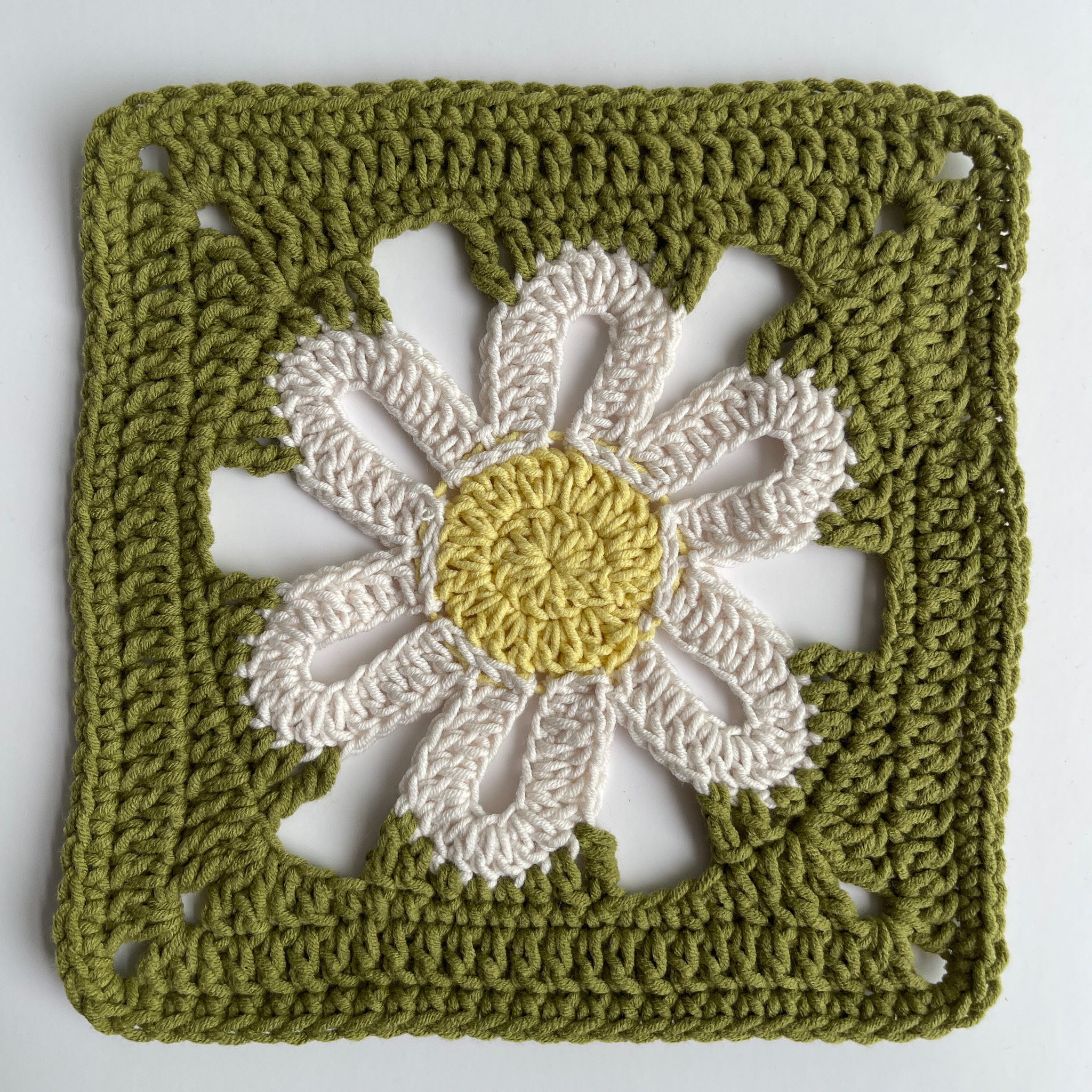 Daisy Flower Power Square Pattern